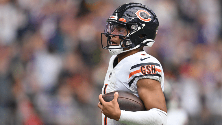 Chicago Bearsin pelinrakentaja Justin Fields on innoissaan D. J. Mooren tapaamisesta